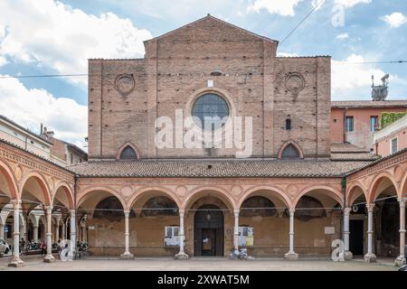La facciata della Basilica di Santa Maria dei Servi, Bologna, Italia Foto Stock