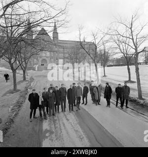 Effettivo 14-7-1967: Dice di no alla NATO. In piena luce questa settimana: Arnulf Kolstad Arnulf Kolstad è uno dei leader di un gruppo di studenti che rifiutano la coscrizione militare in una Norvegia che fa parte della NATO. Foto: Sverre A. Børretzen / Aktuell / NTB ***FOTO NON ELABORATA*** il testo dell'immagine è tradotto automaticamente Foto Stock