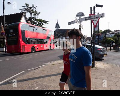 Loughton High Street, Essex Foto Stock