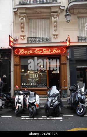 Ingresso dalla strada all'Harry's New York Bar a Parigi, Francia Foto Stock