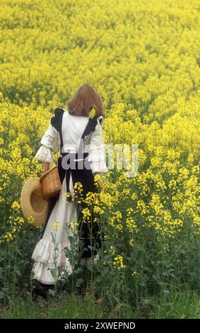 Country Life Fashion 1974 British Women's Fashion Foto Stock