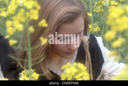 Country Life Fashion 1974 British Women's Fashion Foto Stock