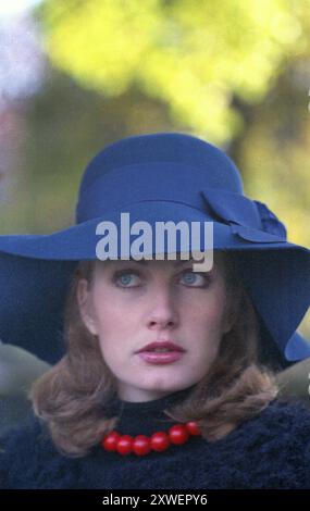 1974 cappello da donna britannico Foto Stock