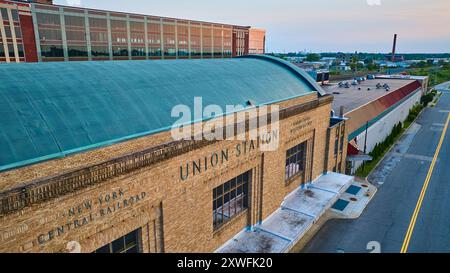 Vista aerea della storica Union Station e del moderno centro di South Bend Foto Stock