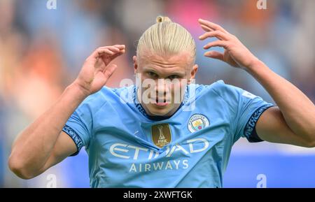 Londra, Regno Unito. 18 agosto 2024 - Chelsea contro Manchester City - Premier League - Stamford Bridge. Erling Haaland di Manchester City in azione. Crediti immagine: Mark Pain / Alamy Live News Foto Stock