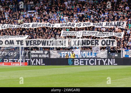 Zwolle, Paesi Bassi. 18 agosto 2024. ZWOLLE, PAESI BASSI - 18 AGOSTO: Striscione indirizzato al Consiglio di amministrazione del pec zwolle durante l'incontro olandese Eredivisie tra PEC Zwolle e Feyenoord al Mac3Park Stadion il 18 agosto 2024 a Zwolle, Paesi Bassi. (Foto di Raymond Smit/Orange Pictures) credito: Orange Pics BV/Alamy Live News Foto Stock