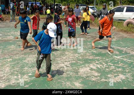 Gare di palafitte e festival locale, Bongkud, Ranau, Sabah, Malesia. Foto Stock