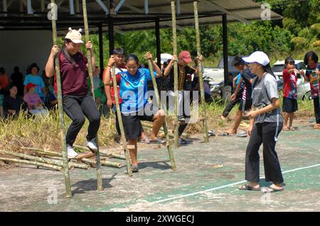 Gare di palafitte e festival locale, Bongkud, Ranau, Sabah, Malesia. Foto Stock