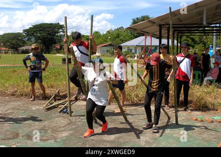Gare di palafitte e festival locale, Bongkud, Ranau, Sabah, Malesia. Foto Stock