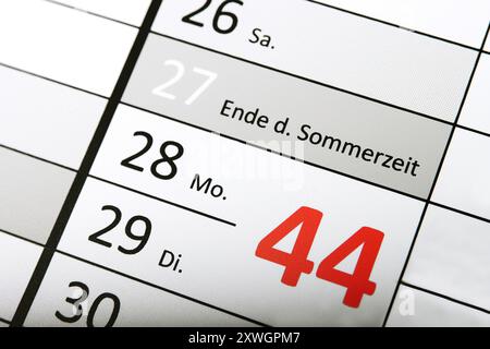 Calendario annuale 2024, fine dell'ora legale Foto Stock