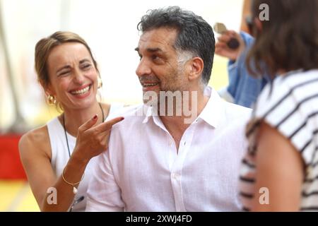 Sarajevo, BiH, 170824. Il regista Danis Tanovic al Coffee durante il 30° Sarajevo Film Festival. Foto: Antonio Balic / CROPIX Copyright: XxAntonioxBalicx/xCROPIXx kafa sff2-170824 Foto Stock