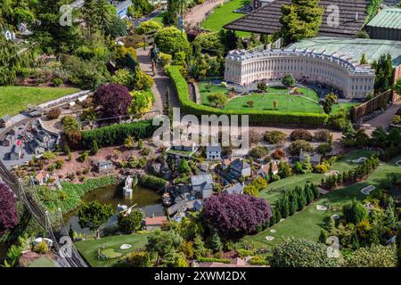 Modelli di Bath Crescent e villaggio di pescatori a Babbacombe Model Village, Torquay, Devon Foto Stock