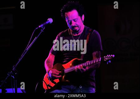 Guitar Virtuoso Steve Lukather, la leggenda della chitarra Steve Lukhater, Toto,Photo Kazimierz Jurewicz,Steven Lee 'Luke' Lukather (nato il 21 ottobre 1957) è un chitarrista, cantante, compositore, arrangiatore e produttore discografico statunitense, il primo lavoro di Lukather nell'industria musicale è stato il lavoro in studio con Boz Scaggs Foto Stock