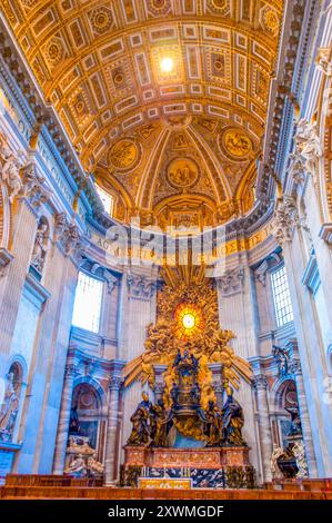 CITTÀ DEL VATICANO - 13 GENNAIO 2019: La Cair scultorea di San Pietro nella Basilica di San Pietro, il 13 gennaio nella città del Vaticano Foto Stock