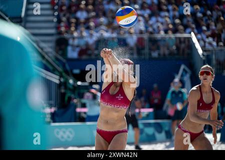 MUELLER Svenja, TILLMANN Cinja (Deutschland) vs GRAUDINA Tina, SAMOILOVA Anastasija (Lettland), im Bild SAMOILOVA Anastasija (Lettland), fra, Olympische Spiele Paris 2024, Beachvolleyball, Frauen Achtelfinale, 05.08.2024 foto: Eibner-Pressefoto/Michael Memmler Foto Stock