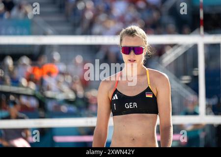 MUELLER Svenja, TILLMANN Cinja (Deutschland) vs GRAUDINA Tina, SAMOILOVA Anastasija (Lettland), im Bild MUELLER Svenja, fra, Olympische Spiele Paris 2024, Beachvolley, Frauen Achtelfinale, 05.08.2024 foto: Eibner-Pressefoto/Michael Memmler Foto Stock