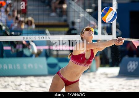 MUELLER Svenja, TILLMANN Cinja (Deutschland) vs GRAUDINA Tina, SAMOILOVA Anastasija (Lettland), im Bild GRAUDINA Tina, fra, Olympische Spiele Paris 2024, Beachvolley, Frauen Achtelfinale, 05.08.2024 foto: Eibner-Pressefoto/Michael Memmler Foto Stock