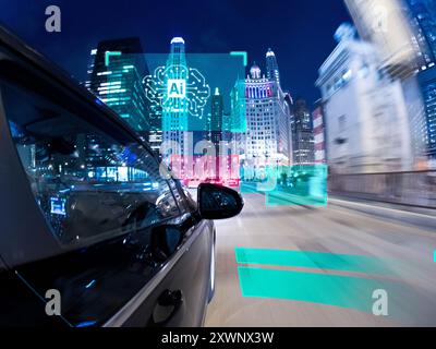 Concetto di auto senza conducente che guida verso un paesaggio urbano futuristico, Chicago, Illinois, Stati Uniti Foto Stock