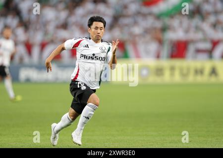 Ryoya Morishita della Legia Warszawa visto in azione durante la partita di UEFA Conference League 2024/2025 tra Legia Warszawa - Brondby IF allo stadio municipale Marshall Jozef Pilsudskis di Legia Varsavia. Punteggio finale; Legia Warszawa 1:1 Brondby IF. Foto Stock