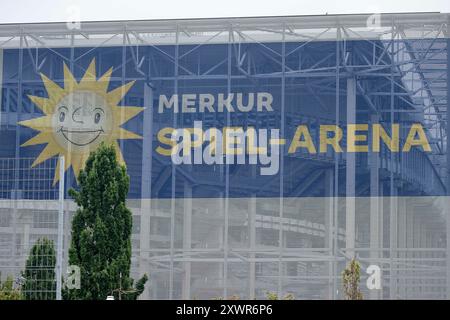 14.08.2024, Fussball: 2. Bundesliga, Saison 2024/2025, oeffentliches Training, fortuna Duesseldorf auf dem Trainingsgelaende an der Merkur Spiel Arena di Duesseldorf. Logo der Merkur Spiel Arena. Foto: Kirchner-Media/TH Foto Stock