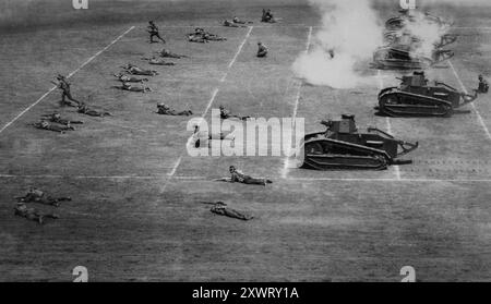 Il Sixth Corps dell'esercito statunitense organizza una mostra militare al Soldier Field di Chicago nel maggio 1925. Essi rievocarono le battaglie della prima guerra mondiale, inclusa la battaglia delle Argonne. Foto Stock