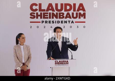 Città del Messico, Messico. 20 agosto 2024. Mario Delgado interviene durante una conferenza informativa accompagnata dall'entrante presidente del Messico Claudia Sheinbaum Pardo dopo aver annunciato come il processo elettorale del nuovo presidente di Morena, prima del cambio di seggio. Il 20 agosto 2024 a città del Messico, Messico. (Foto di Ian Robles/ credito: Eyepix Group/Alamy Live News Foto Stock