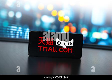 Paraguay. 20 agosto 2024. In questa immagine, il logo Tmall viene visualizzato sullo schermo di uno smartphone. Credito: SOPA Images Limited/Alamy Live News Foto Stock