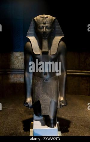 Museo di Luxor, statua del re Thutmose III (Tuthmosis III), tempio di Karnak, Luxor, Egitto, Nord Africa, Africa Foto Stock