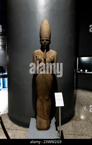 Museo di Luxor, statua del re Mentuhotep III, come dio Osiride, di Armant, Luxor, Egitto, nord Africa, Africa Foto Stock