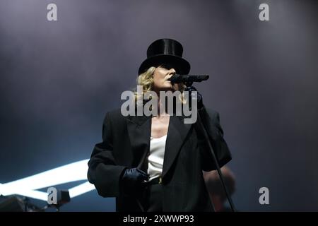 Roisin Murphy beim Off Days Festival in der Zitadelle Spandau a Berlino, 20. Agosto 2024. OFF Days Berlin *** Roisin Murphy all'Off Days Festival allo Zitadelle Spandau di Berlino, 20 agosto 2024 Off Days Berlin Foto Stock