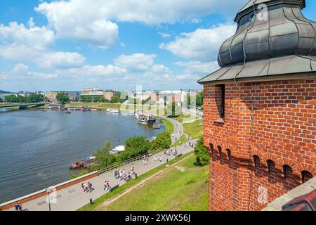 Vista aerea dal Castello reale di Wawel. Una residenza del castello situata nel centro di Cracovia. Il Castello reale di Wawel e il Colle di Wawel sono i più famosi Foto Stock