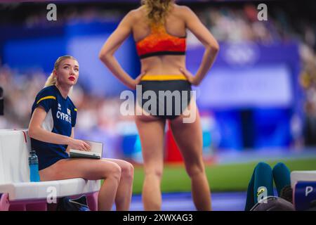 Elena Kulichenko partecipa al salto in alto ai Giochi Olimpici di Parigi 2024. Foto Stock