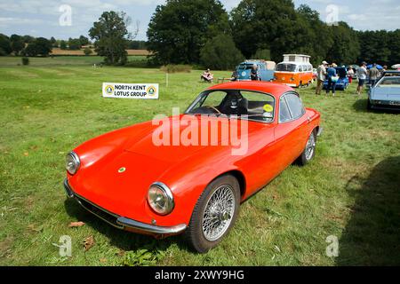 Primi anni '1960 Lotus Elite, (North Kent Lotus Group), al Classics al Penshurst Car Show al Penshurst Place 18 agosto 2024 foto: Michael Cole Foto Stock