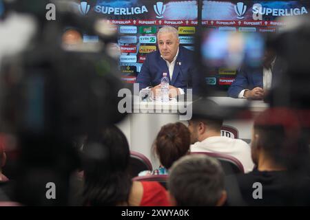 Bucarest, Romania. 21 agosto 2024: Marius Sumudica, il nuovo allenatore del Fotbal Club Rapid Bucarest, viene presentato durante una conferenza stampa, alla Superbet Arena-giulesti, a Bucarest. Crediti: Lucian Alecu/Alamy Live News Foto Stock