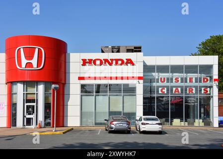 Honda, concessionaria, automobile, auto usate, logo, produttore, vendita al dettaglio, concessionario, veicoli elettrici a batteria, settore automobilistico, auto, motociclo, elettrico, pulito Foto Stock