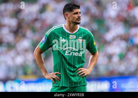 Varsavia, Polonia. 18 agosto 2024. Raphael Rossi di Radomiak visto durante la partita polacca di PKO Bank Polski Ekstraklasa League tra Legia Warszawa e Radomiak Radom al Marshal Jozef Pilsudski Legia Warsaw Municipal Stadium. Punteggio finale; Legia Warszawa 4:1 Radomiak Radom. (Foto di Mikolaj Barbanell/SOPA Images/Sipa USA) credito: SIPA USA/Alamy Live News Foto Stock