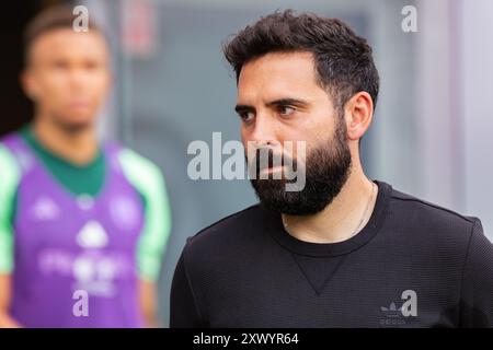 Goncalo Feio allenatore del Legia visto durante la partita polacca di PKO Bank Polski Ekstraklasa League tra Legia Warszawa e Radomiak Radom al Marshal Jozef Pilsudski Legia Warsaw Municipal Stadium. Punteggio finale; Legia Warszawa 4:1 Radomiak Radom. (Foto di Mikolaj Barbanell / SOPA Images/Sipa USA) Foto Stock