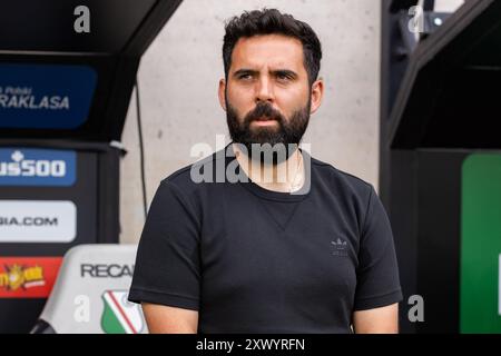 Goncalo Feio allenatore del Legia visto durante la partita polacca di PKO Bank Polski Ekstraklasa League tra Legia Warszawa e Radomiak Radom al Marshal Jozef Pilsudski Legia Warsaw Municipal Stadium. Punteggio finale; Legia Warszawa 4:1 Radomiak Radom. (Foto di Mikolaj Barbanell / SOPA Images/Sipa USA) Foto Stock