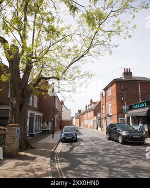 Vista su Cumberland Street a Woodbridge, Suffolk nel Regno Unito Foto Stock