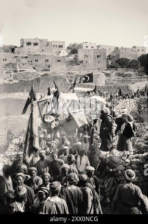 Vita in Palestina all'inizio del XX secolo. Processione nuziale. Matrimonio del figlio dello sceicco di Abu Ghosh. Palestina. Palestina storica. Impero Ottomano. Luglio 1904 Foto Stock