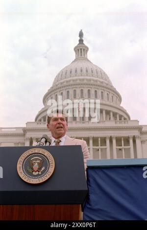 Il Presidente Reagan parla al raduno degli emendamenti al bilancio bilanciato al campidoglio. 19 luglio 1982 Foto Stock