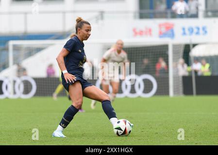 Unterhaching, Germania. 20 agosto 2024. Unterhaching, Germania, 20 agosto 2024: Arianna Caruso (21 Juventus FC) durante l'amichevole di pre-stagione tra il Bayern Monaco e la Juventus FC all'uhlsport PARK, Unterhaching, Germania. (Sven Beyrich/SPP) credito: SPP Sport Press Photo. /Alamy Live News Foto Stock