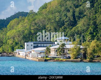 Un complesso di edifici nel porto, Palau, Micronesia, Pacifico Foto Stock