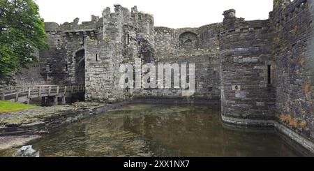 Beaumaris Castle, Sito Patrimonio Mondiale dell'UNESCO, Anglesey, Galles, Regno Unito, Europa Foto Stock