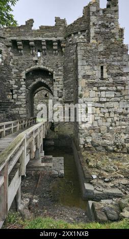 Beaumaris Castle, Sito Patrimonio Mondiale dell'UNESCO, Anglesey, Galles, Regno Unito, Europa Foto Stock