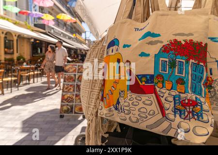 Vista dei souvenir a Thassos, Thassos, Mar Egeo, isole greche, Grecia, Europa Foto Stock