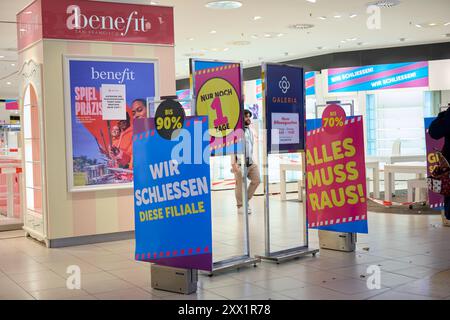 Die Filiale im Limbecker Platz in Essen schließt zum Donnerstag den 22. Agosto 2024. Veröffentlichungen nur für redaktionelle Zwecke. Foto: FotoPrens Foto Stock