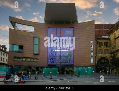 Editoriale Bristol, Regno Unito - 18 agosto 2024: Il Bristol Beacon, precedentemente Colston Hall, è una sala da concerto e edificio classificato Grade II in Colston Street Foto Stock