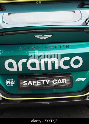 La safety car Aston Martin Vantage F1 alla fiera automobilistica di Netherby Hall Foto Stock