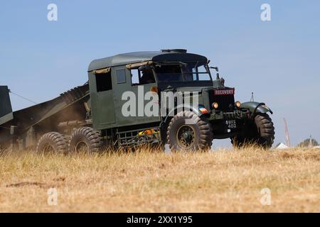 Un camion di recupero militare in parata all'esperienza di guerra dello Yorkshire Foto Stock